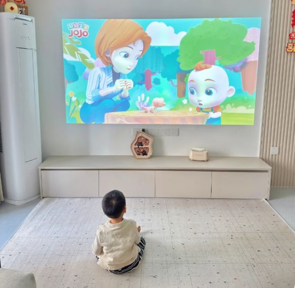 荐五一用大眼橙C2 Ultra宅家嗨翻天pg电子模拟器免费版2025宝藏投影仪推(图2)