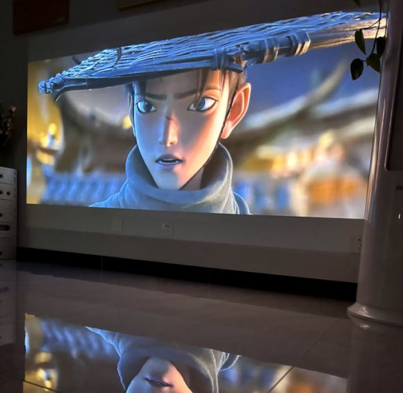 荐五一用大眼橙C2 Ultra宅家嗨翻天pg电子模拟器免费版2025宝藏投影仪推(图3)