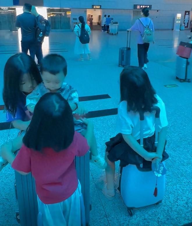 后续：家庭背景曝光哥嫌她无理取闹回应pg电子免费模拟器福建4娃妈拒补票(图11)