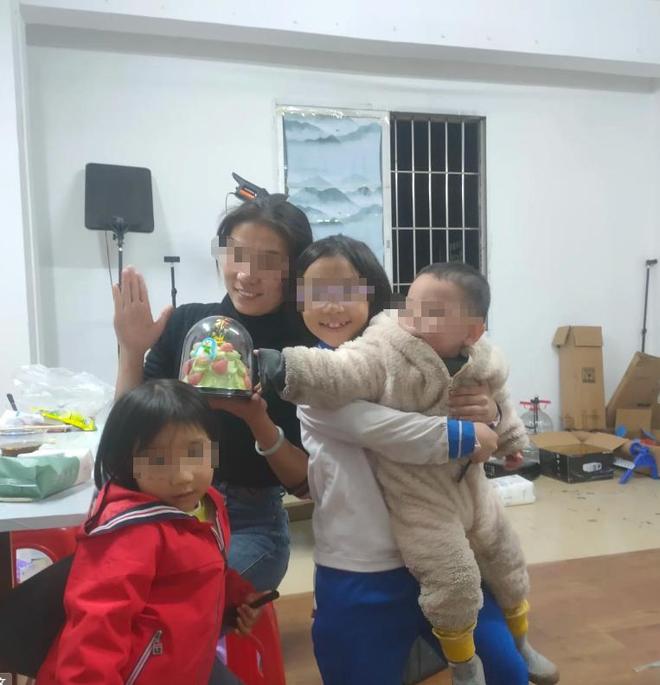 后续：家庭背景曝光哥嫌她无理取闹回应pg电子免费模拟器福建4娃妈拒补票(图15)